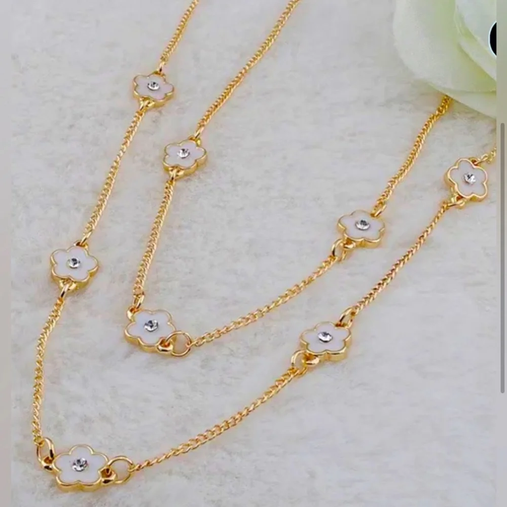 New Flower Shaped Charm Chain Necklace Double Chain - Picture 3 of 3